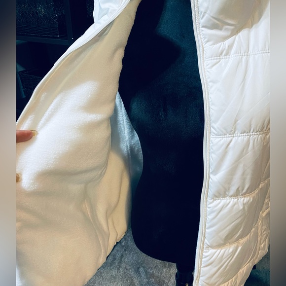 New York & Co brand new w/ tags sleeveless puff. - Picture 4 of 5